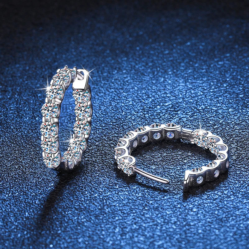 Aros de moissanita de 2,6 quilates | Corte redondo | Oro blanco de 18 quilates sobre plata 925 💎 Lujo radiante para momentos especiales 💎