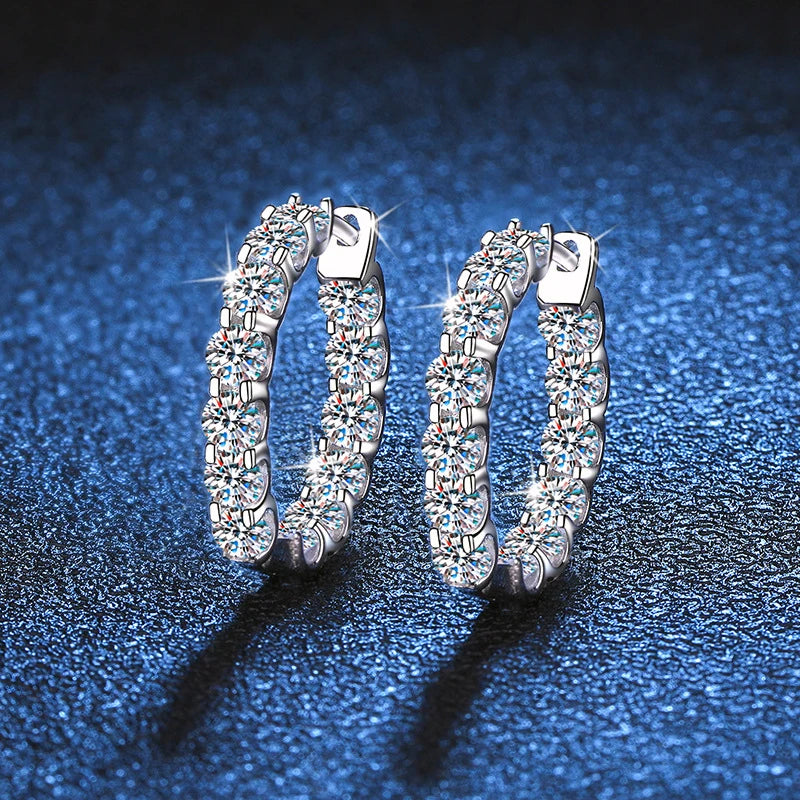 Aros de moissanita de 2,6 quilates | Corte redondo | Oro blanco de 18 quilates sobre plata 925 💎 Lujo radiante para momentos especiales 💎