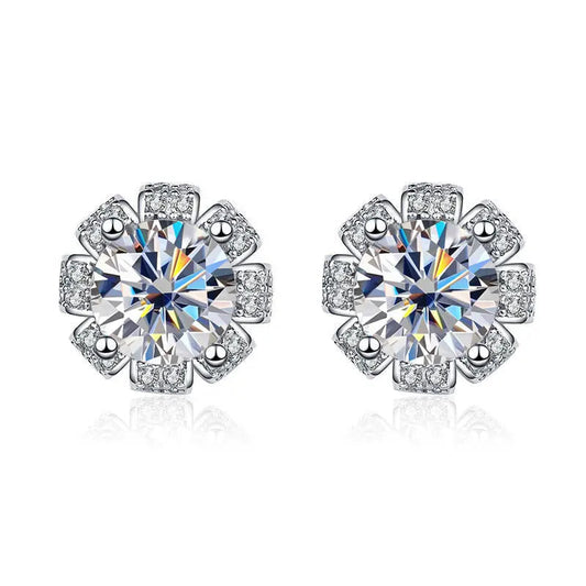 Pendientes de Moissanita | Corte Redondo Clásico | Plata 925 + Baño de Oro Blanco de 18K ✨ Elegancia Atemporal con el Brillo de un Diamante Real ✨