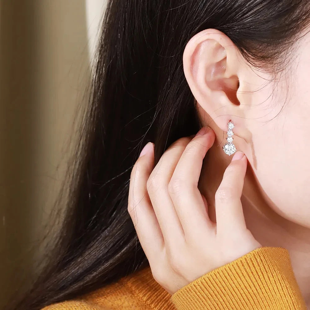 Pendientes de moissanita | Corte ovalado brillante | Plata 925 y oro blanco de 18 quilates