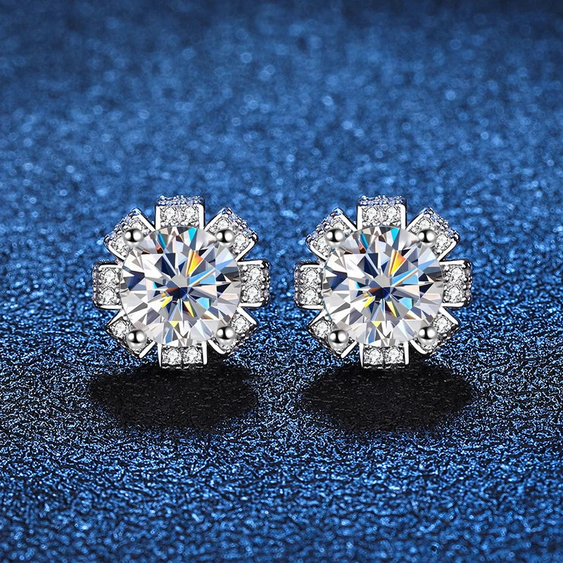 Pendientes de Moissanita | Corte Redondo Clásico | Plata 925 + Baño de Oro Blanco de 18K ✨ Elegancia Atemporal con el Brillo de un Diamante Real ✨