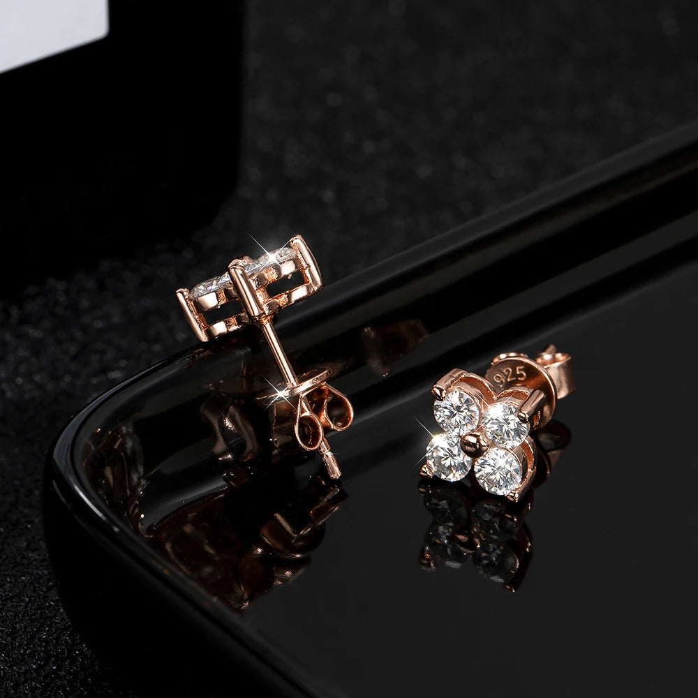Pendientes de Moissanita | Corte Redondo 8 Corazones 8 Flechas | Plata 925 + Oro Blanco 18K 💎 Brillo Perfecto con el Mejor Corte de Moissanita 💎